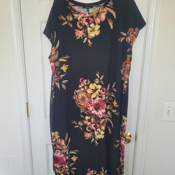 Plus size flower dress - Picture 1 of 1